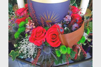 Urnenkranz in kräftigem rosa und lila